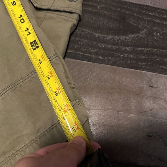 Arc'teryx khaki tan cargo capri crop pants size 8 women's 18" ins - Picture 9 of 9